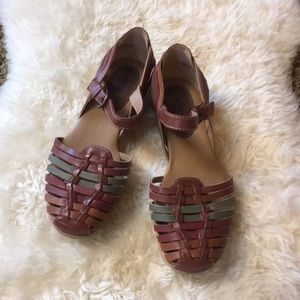 NWOT Soft spots leather upper size 7